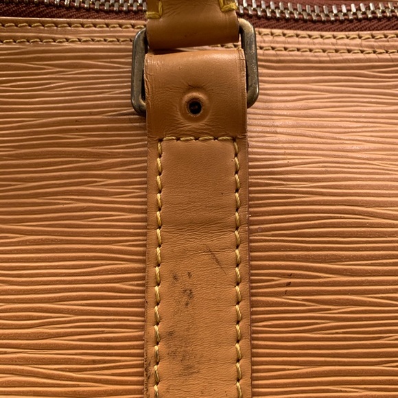 Authentic Louis Vuitton epi Kepall 55 - Picture 5 of 8